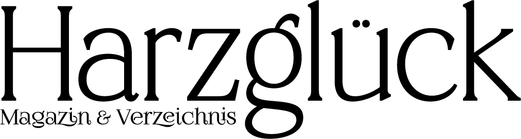 Schwarze Schrift „Harzglück Magazin & Verzeichnis“ auf weißem Hintergrund.